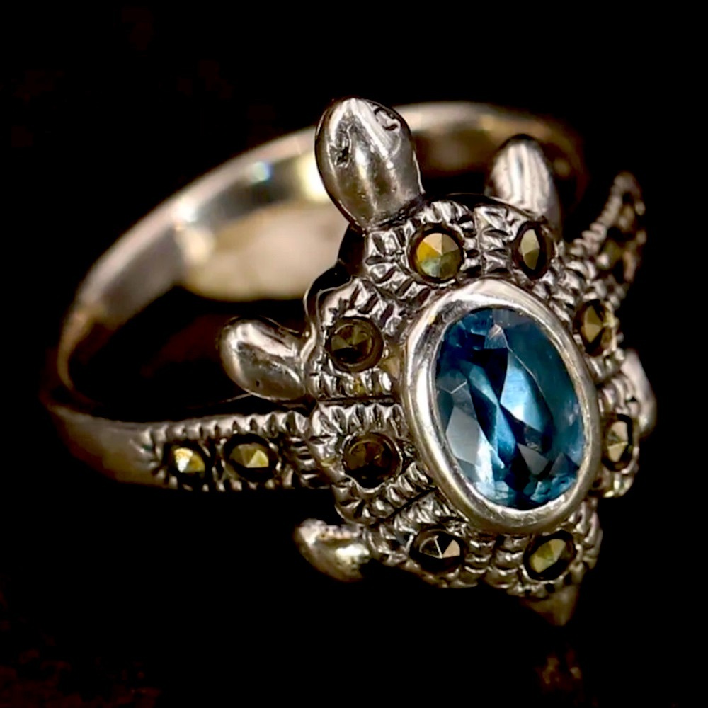 Adorable Vintage Sterling Silver Marcasite Blue Topaz Turtle Ring